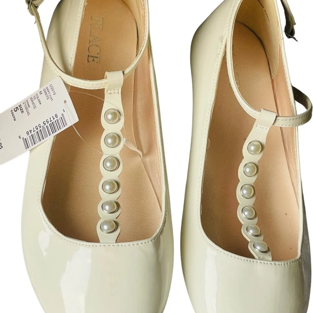 Children’s place white shoes with breaded faux pearl t-strap